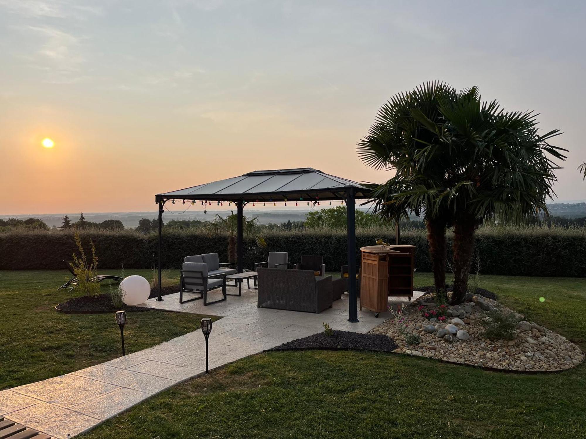Hotel Le Kolibri Турню Екстериор снимка