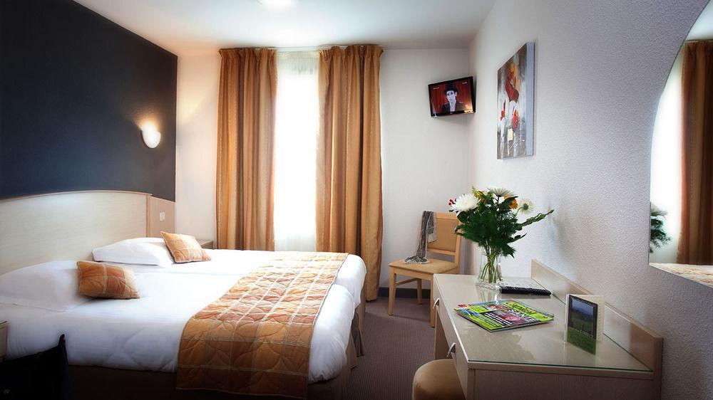Hotel Le Kolibri Турню Екстериор снимка